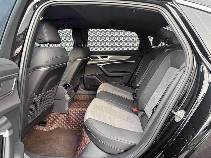 Фото 5 - Audi A6L