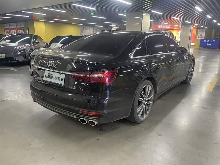 Фото 4 - Audi A6L