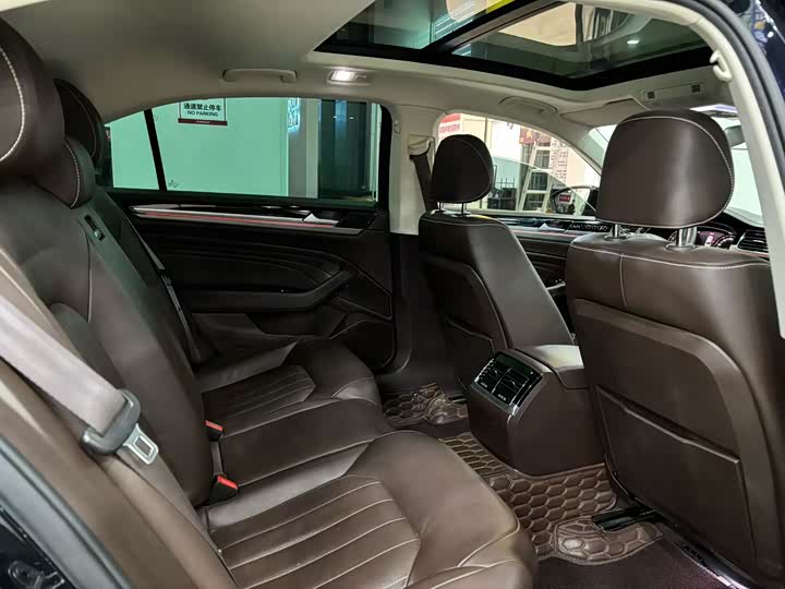 Photo 7 - Volkswagen Phideon