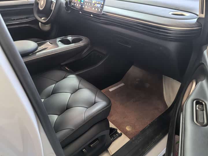 Фото 9 - Baojun Yunduo