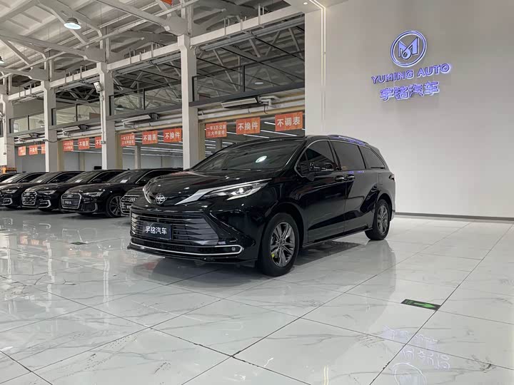 Фото 1 - Toyota Sienna