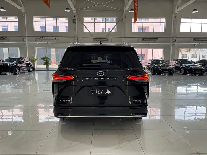 Фото 5 - Toyota Sienna