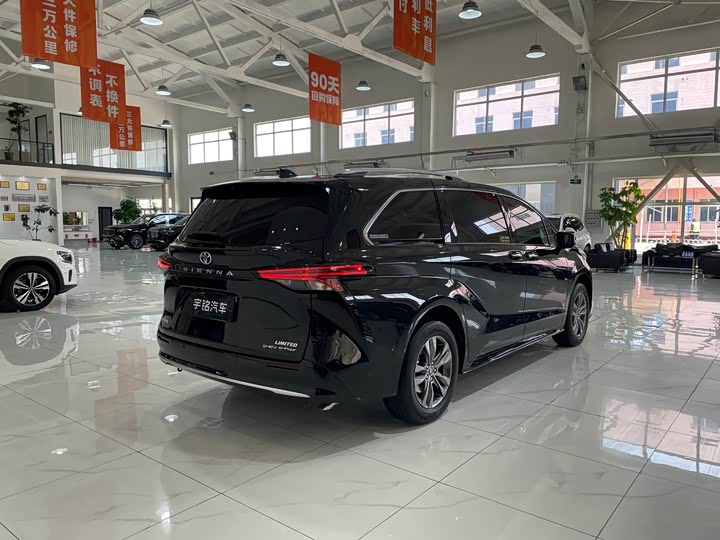 Фото 6 - Toyota Sienna