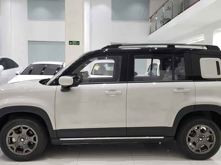 Фото 7 - Baojun Yep Plus