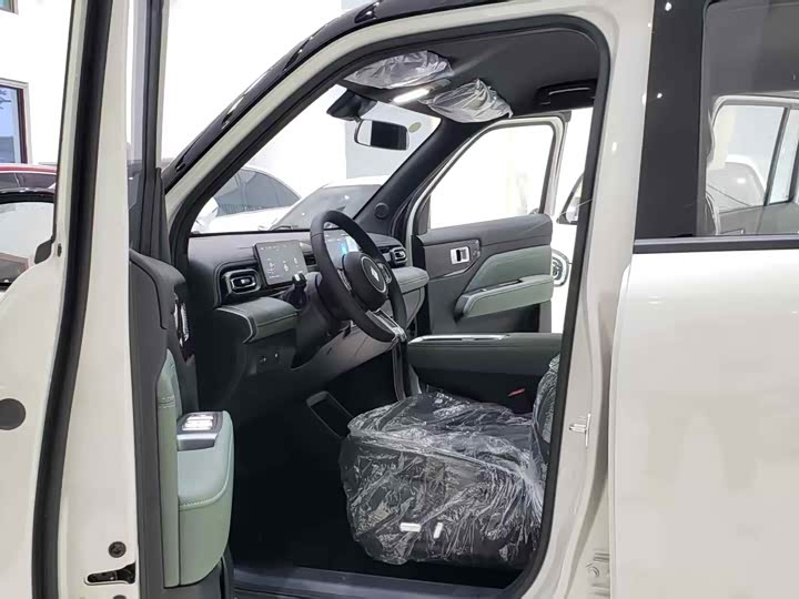 Фото 8 - Baojun Yep Plus