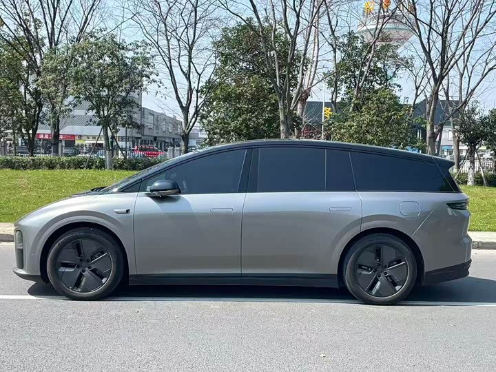 Фото 3 - LiXiang i8