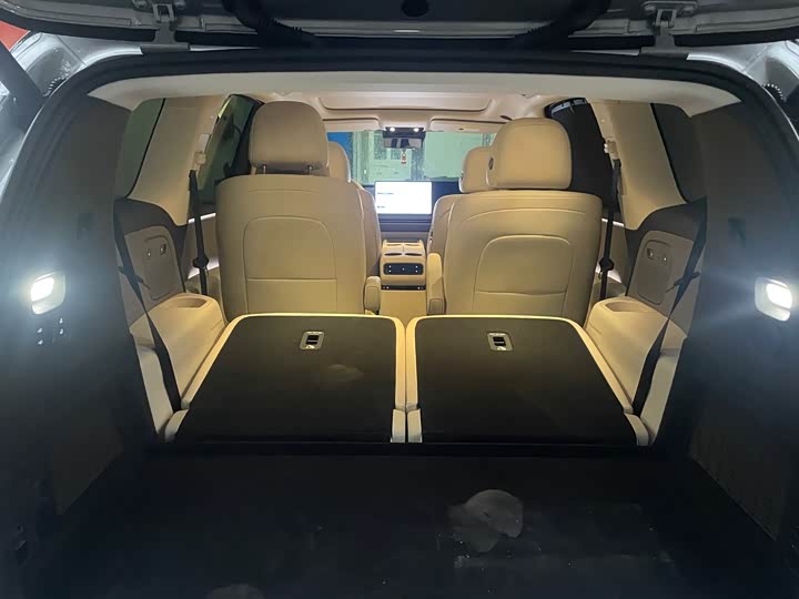 Фото 7 - LiXiang i8