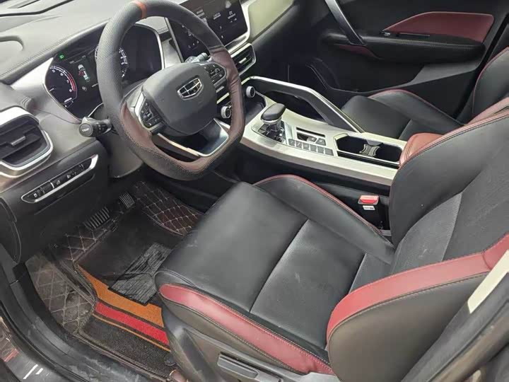 Фото 4 - Geely Coolray