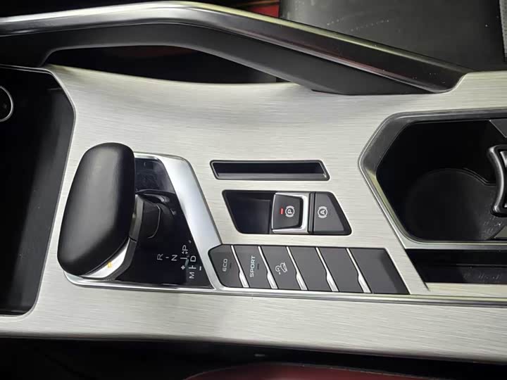 Фото 5 - Geely Coolray