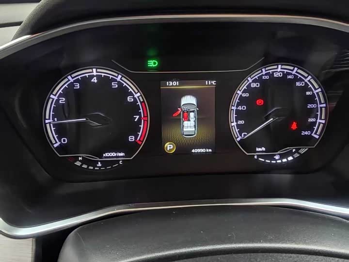 Фото 6 - Geely Coolray