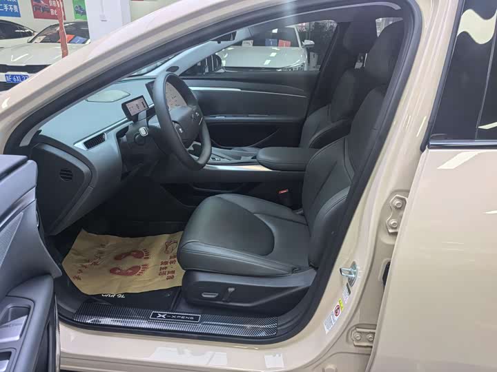 Фото 4 - XPeng Mona M03