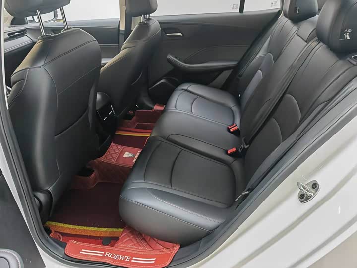 Фото 6 - Roewe i5