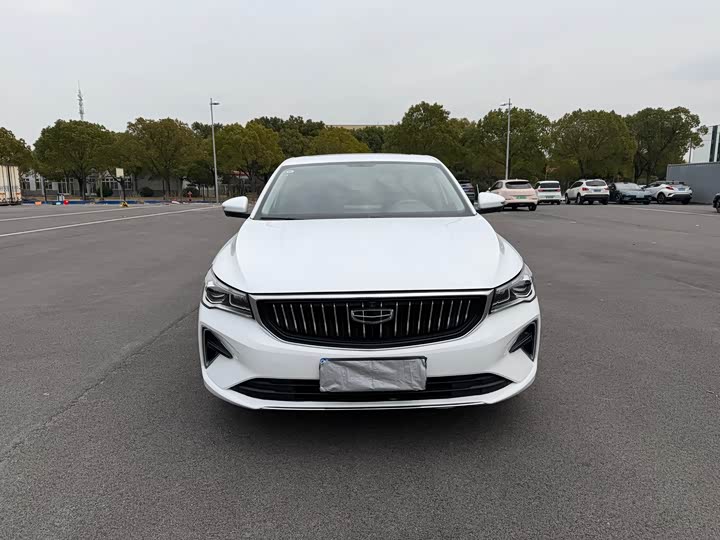 Фото 2 - Geely Emgrand