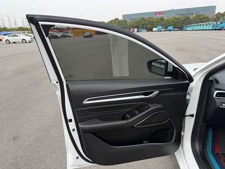 Фото 8 - Geely Emgrand