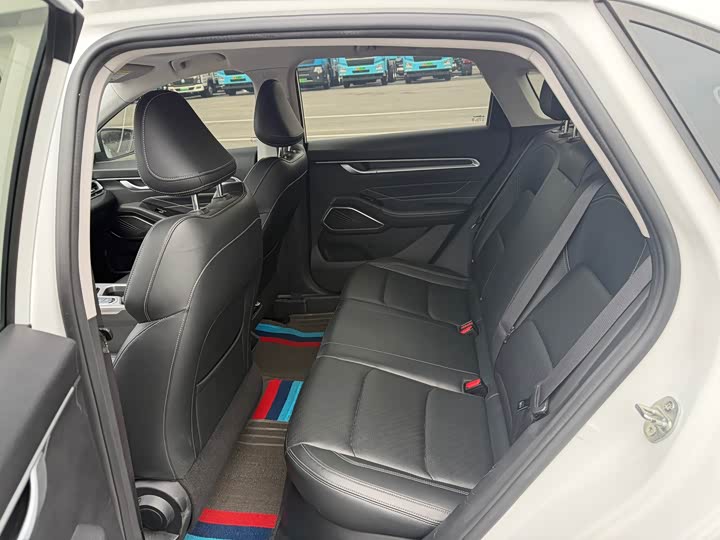 Фото 9 - Geely Emgrand