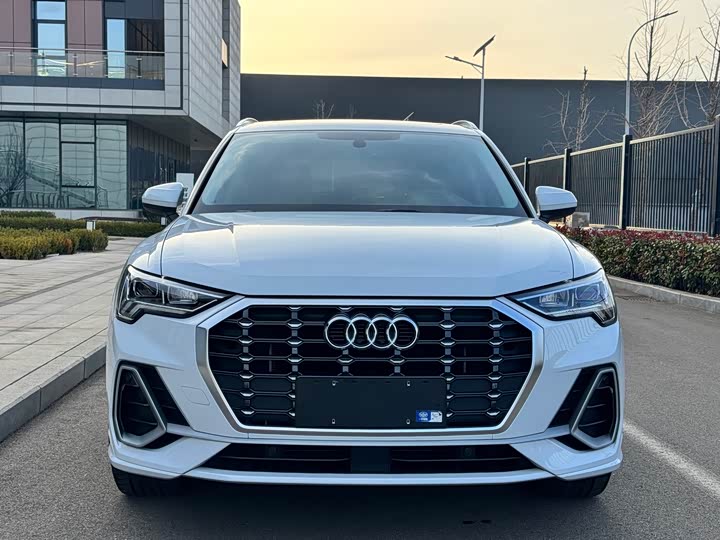 Фото 2 - Audi Q3