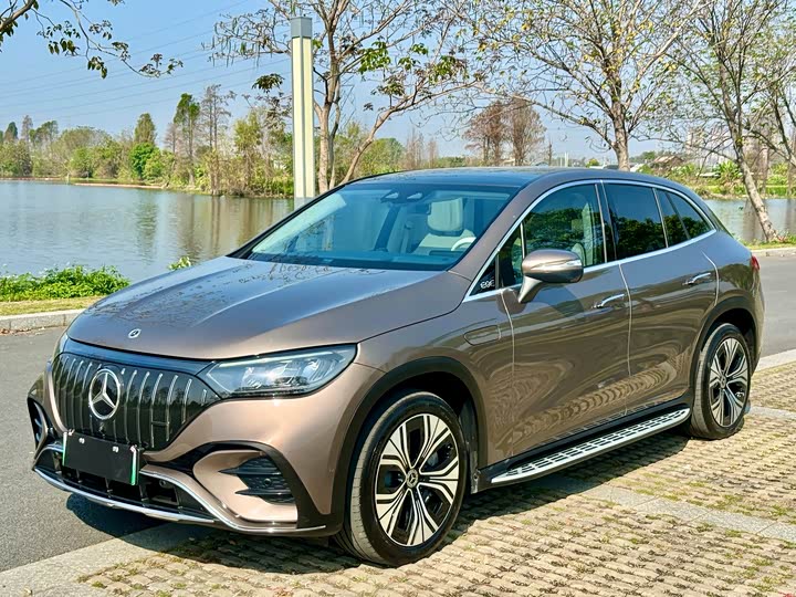 Photo 1 - Mercedes-Benz EQE SUV