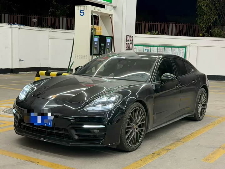 Photo 1 - Porsche Panamera