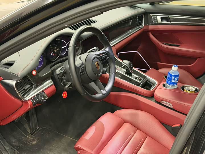 Photo 3 - Porsche Panamera