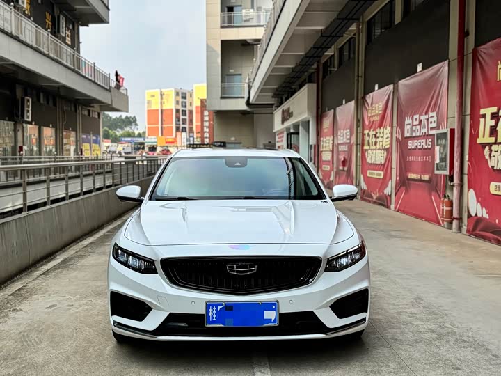 Фото 2 - Geely Preface