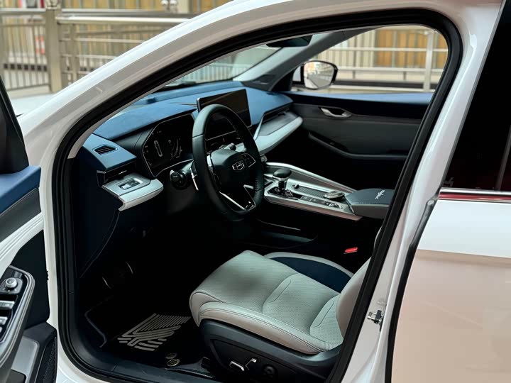 Фото 8 - Geely Preface