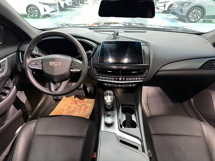 Фото 8 - Cadillac CT5