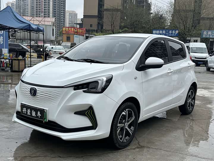 Photo 1 - Changan BenBen E-Star