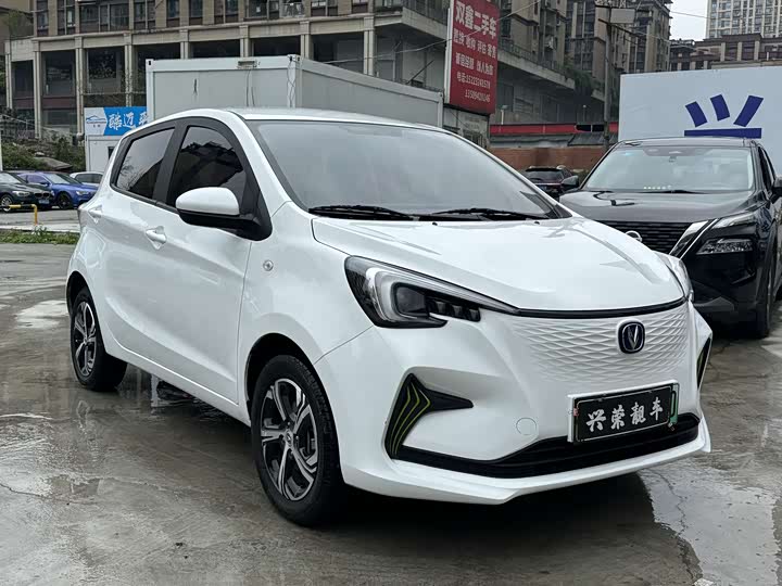 Photo 3 - Changan BenBen E-Star