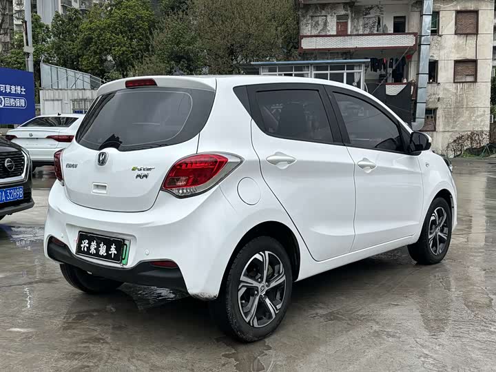 Photo 6 - Changan BenBen E-Star