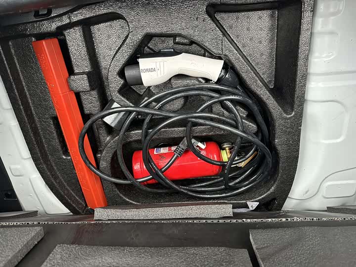 Photo 9 - Changan BenBen E-Star