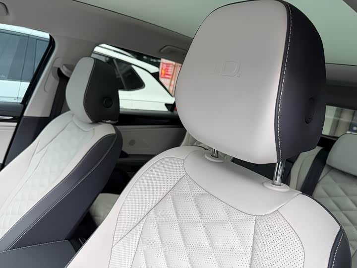 Photo 7 - Volkswagen ID.6 Crozz