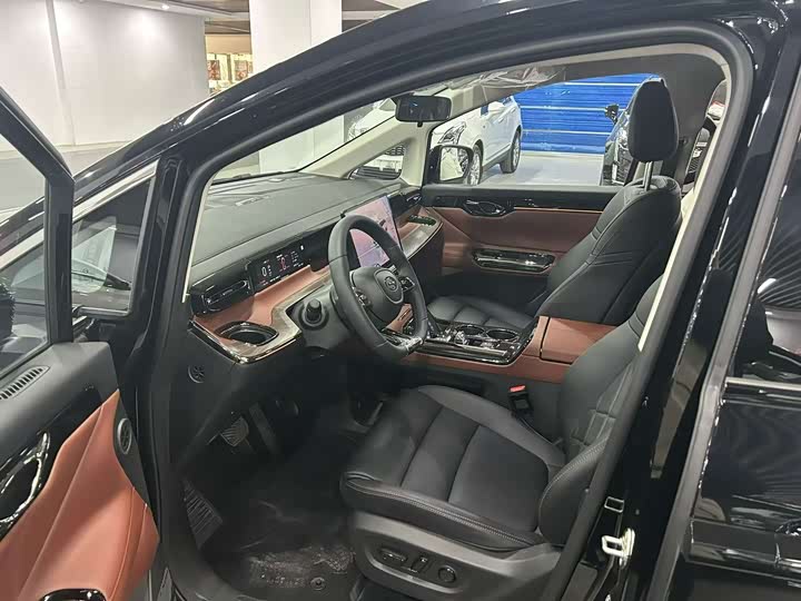 Photo 4 - GAC Trumpchi E8