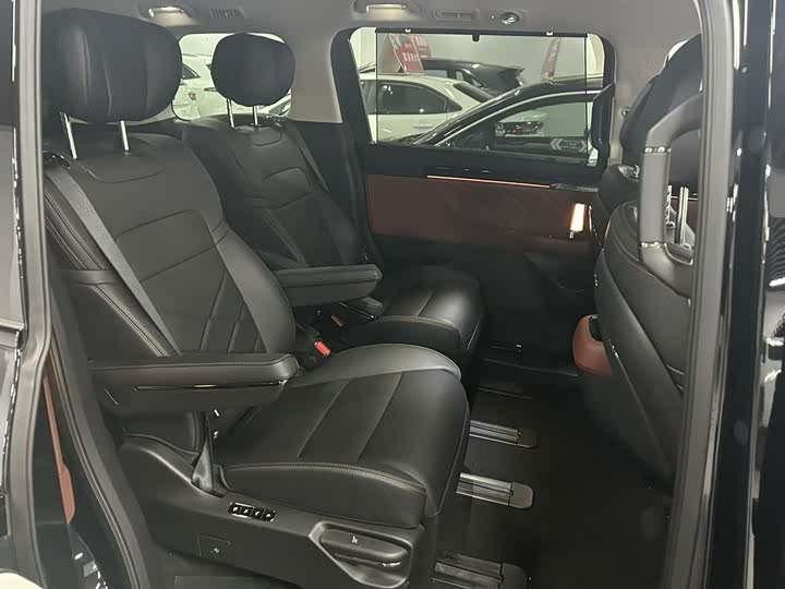 Photo 6 - GAC Trumpchi E8