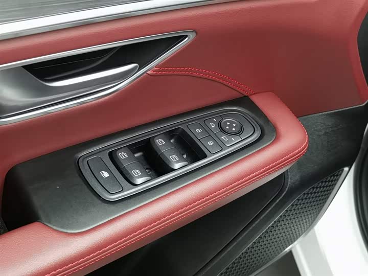 Photo 9 - Jetour X70 Plus