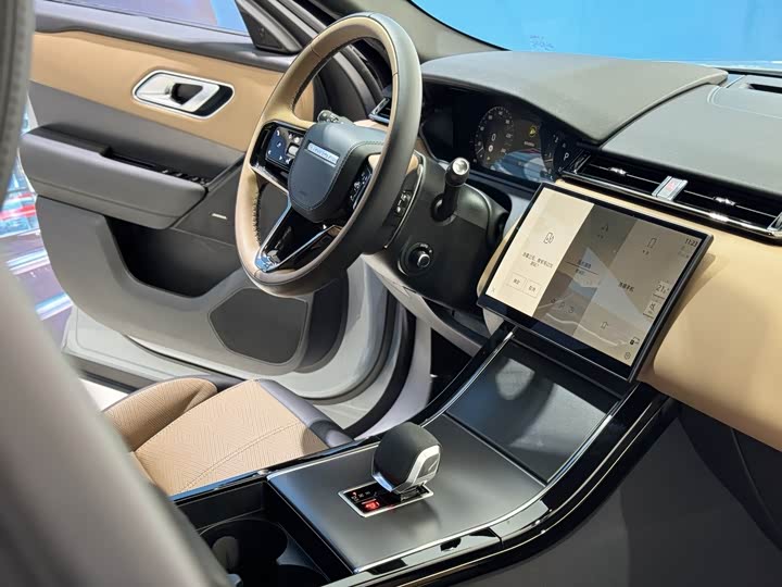 Фото 8 - Land Rover Range Rover Velar