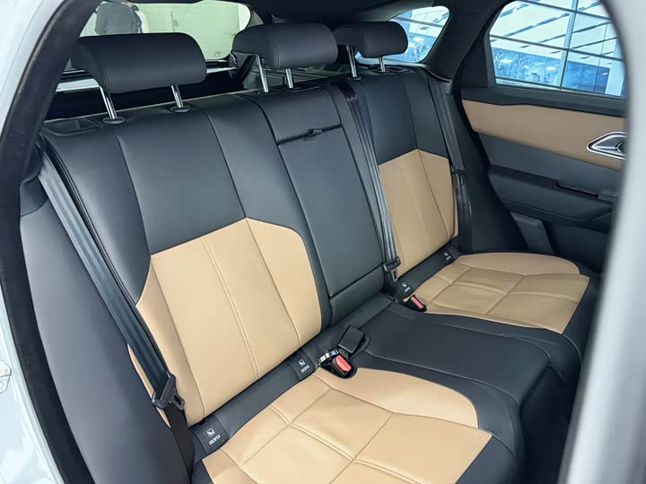 Фото 9 - Land Rover Range Rover Velar