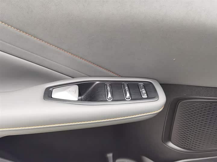 Фото 9 - Changan Deepal S05