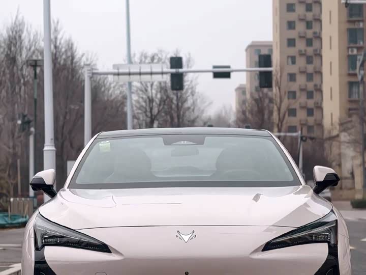 Photo 2 - BAIC Arcfox Alpha S5