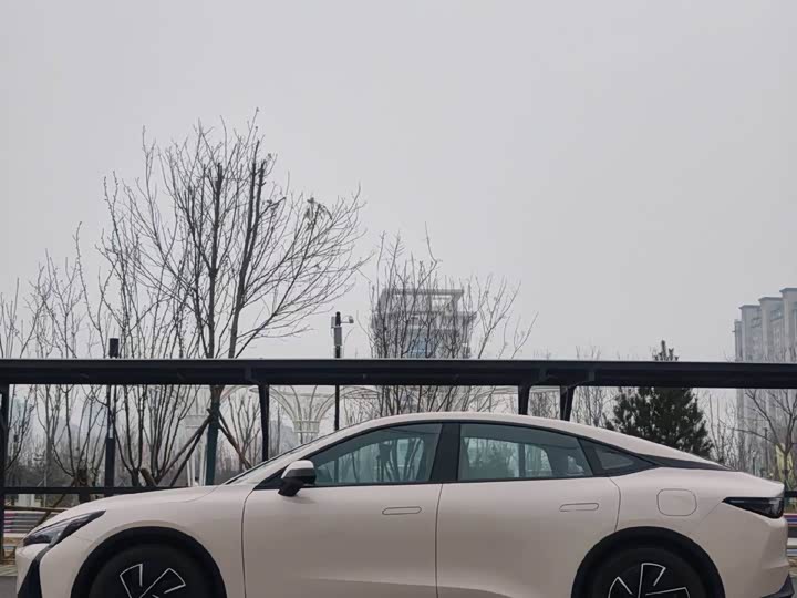 Photo 4 - BAIC Arcfox Alpha S5