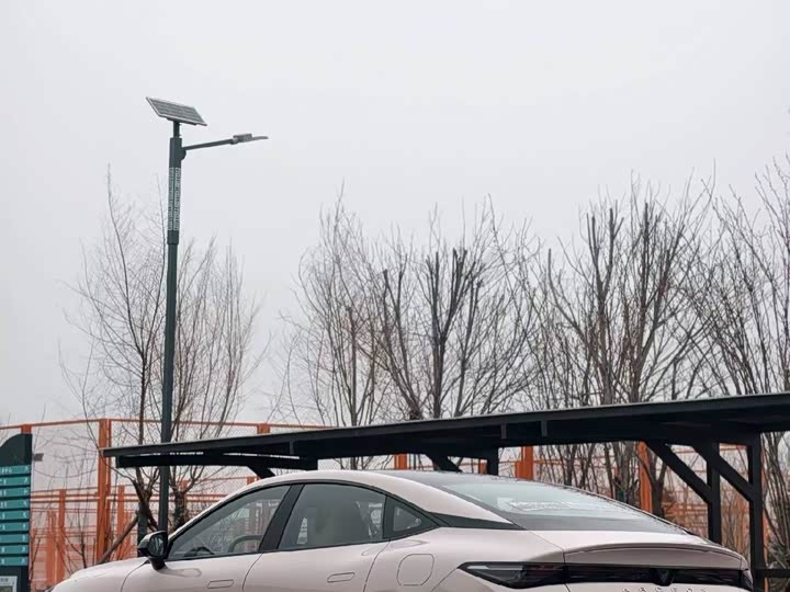 Photo 5 - BAIC Arcfox Alpha S5