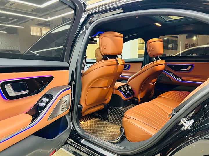 Фото 8 - Mercedes-Benz S-Class