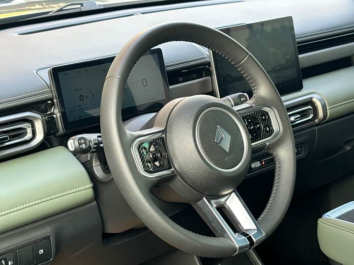 Photo 9 - Baojun Yep Plus