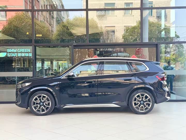 Фото 3 - BMW iX1