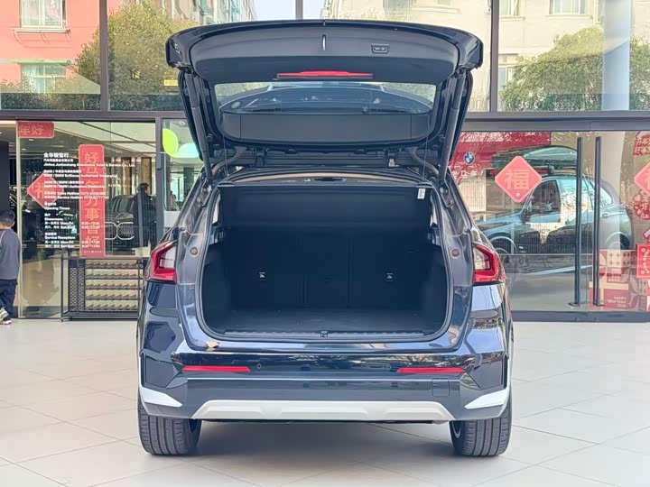 Фото 9 - BMW iX1