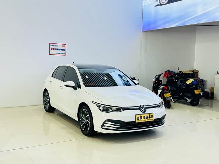 Фото 1 - Volkswagen Golf