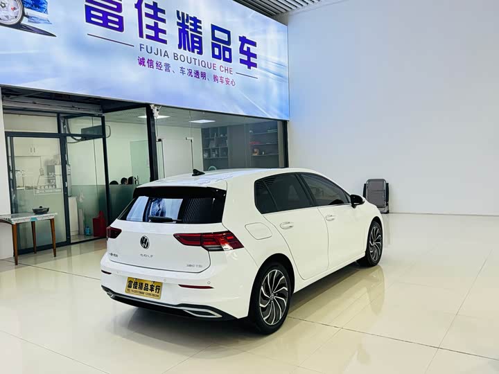 Фото 5 - Volkswagen Golf