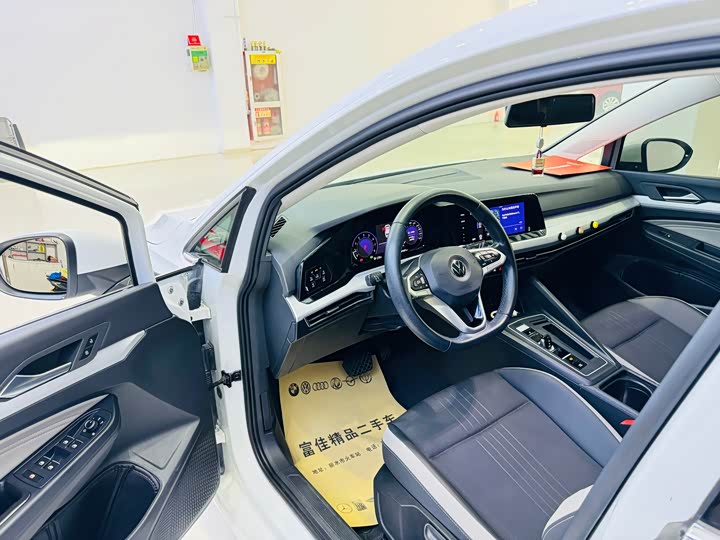 Фото 6 - Volkswagen Golf