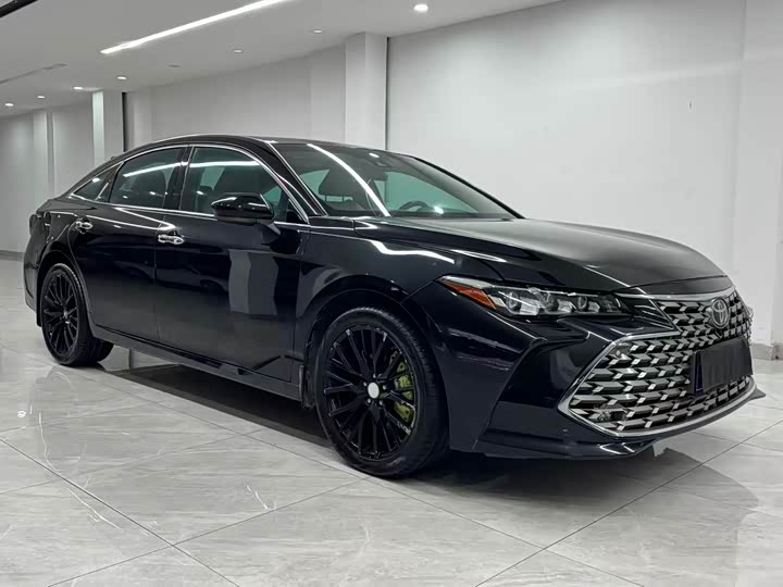 Фото 3 - Toyota Avalon