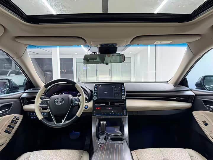 Фото 5 - Toyota Avalon