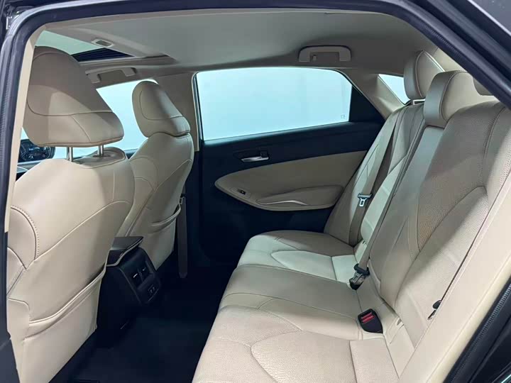 Фото 6 - Toyota Avalon